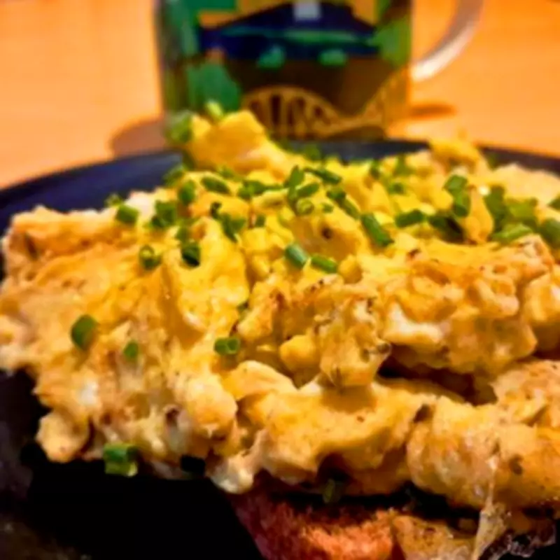 Secret Ingredient for Perfect Scrambled Eggs: Baking Powder Trick