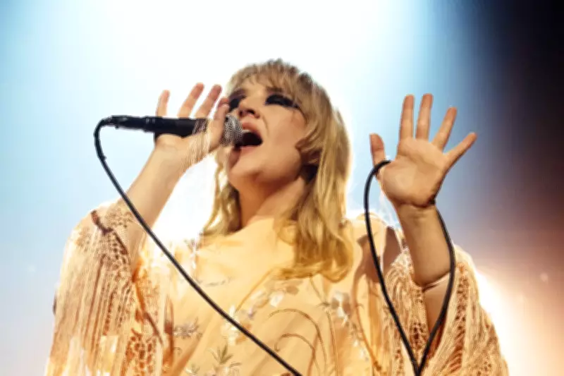 Self Esteem's Star Turn in Teeth 'n' Smiles Revives West End Drama