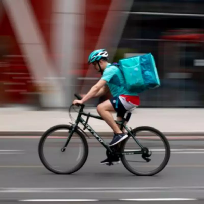 Takeaway Customer's Late Order Met with Unexpected Kindness and Free Garlic Bread