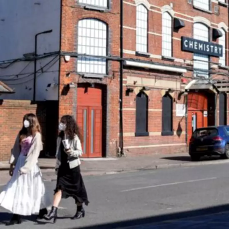 Teen Hospitalised with Meningitis After Kiss at Kent Nightclub Outbreak