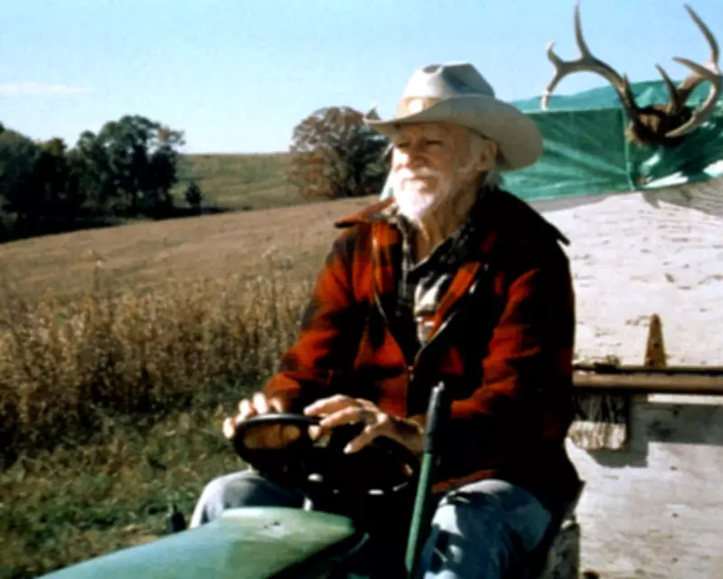 The Straight Story Review: Lynch's 1999 Midwest Heartwarmer Remains a Unique Gem