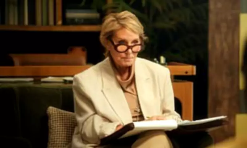 Therapist Debunks 'Opposites Attract' Myth Ahead of Netflix's Blue Therapy Debut