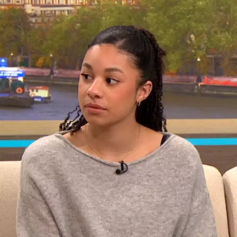 TV Star's Daughter Gets Black Eye Fighting Off Phone Thief on Tube