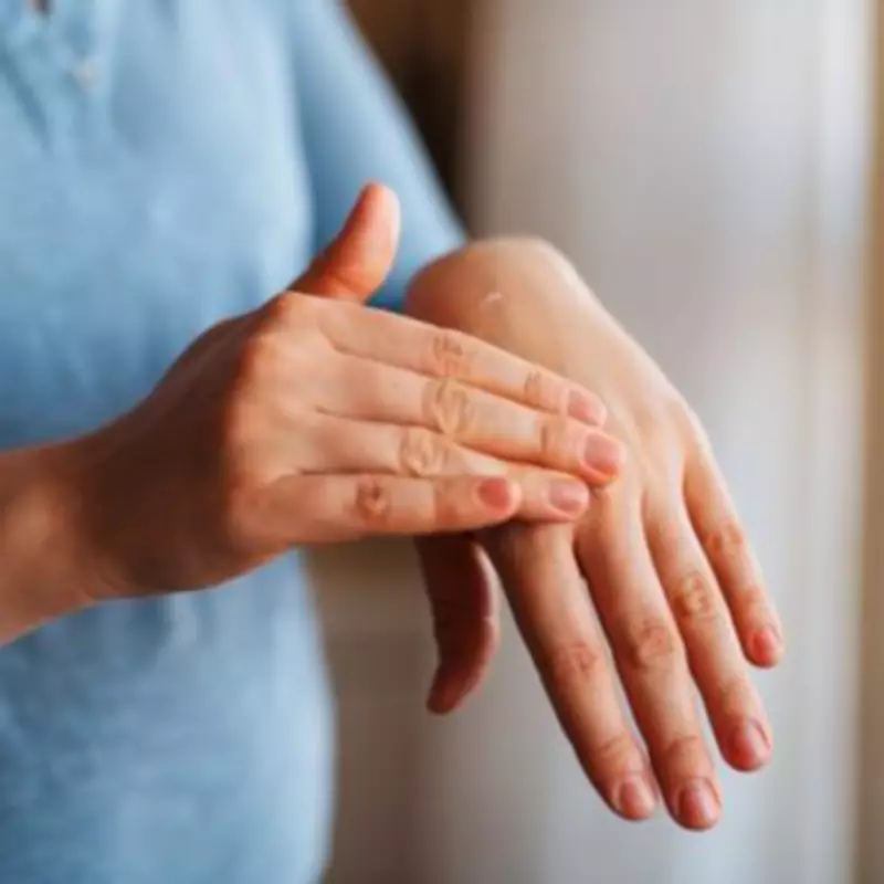 Two Skin Warning Signs That Could Signal a Vitamin B12 Deficiency