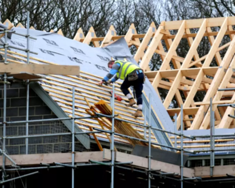 UK Economy Stalls in January as Construction Slows and Oil Prices Threaten Growth