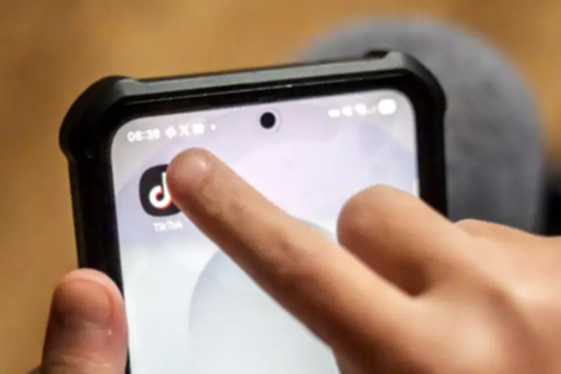 UK Government Considers Australia-Style Social Media Ban for Under-16s