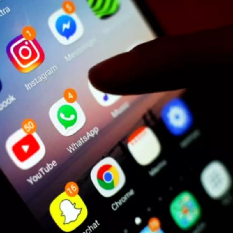 UK Government Considers Social Media Bans and Curfews for Children Amid Safety Concerns