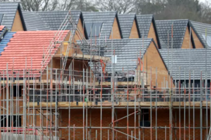 UK Government Mandates Solar Panels and Heat Pumps for New Homes
