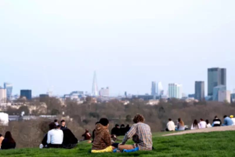 UK Weekend Weather Shift: Warm Spell Ends with Rain and Overcast Skies