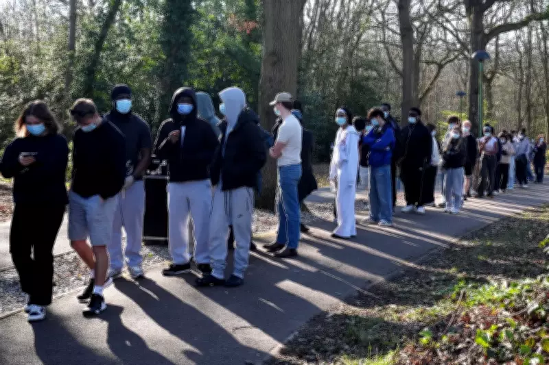 University of Kent Students Queue for Meningitis B Vaccine After Outbreak