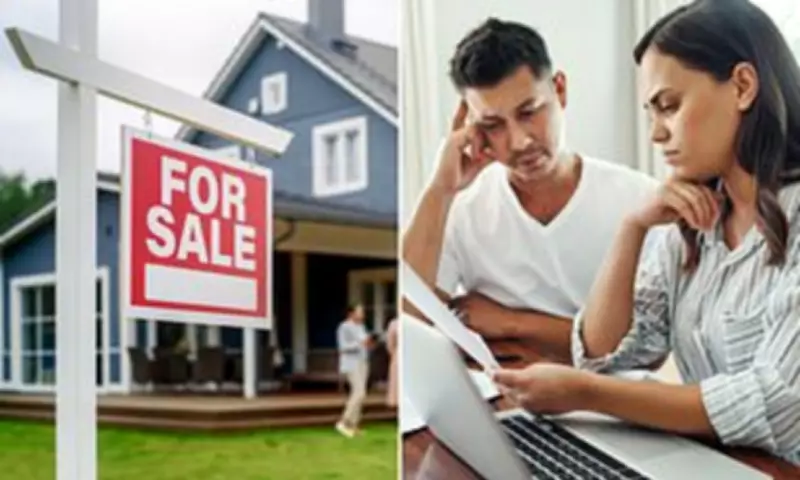 US Housing Market Anxiety Hits Record High as 'Can't Sell House' Searches Spike