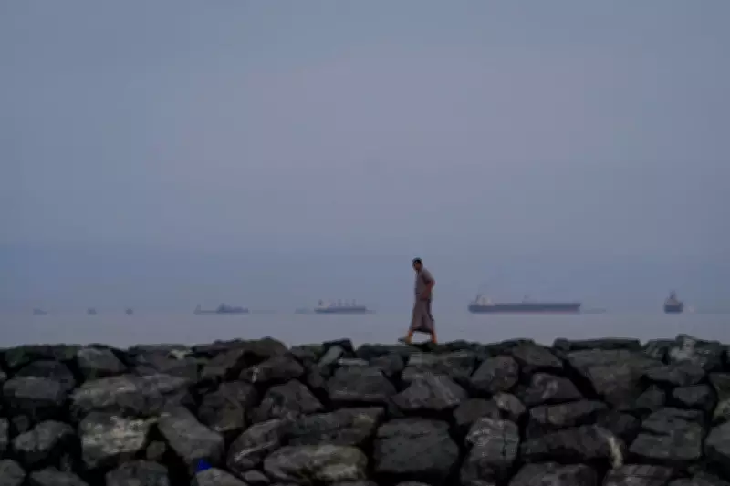 US Temporarily Eases Russian Oil Sanctions Amid Iran War Price Spike