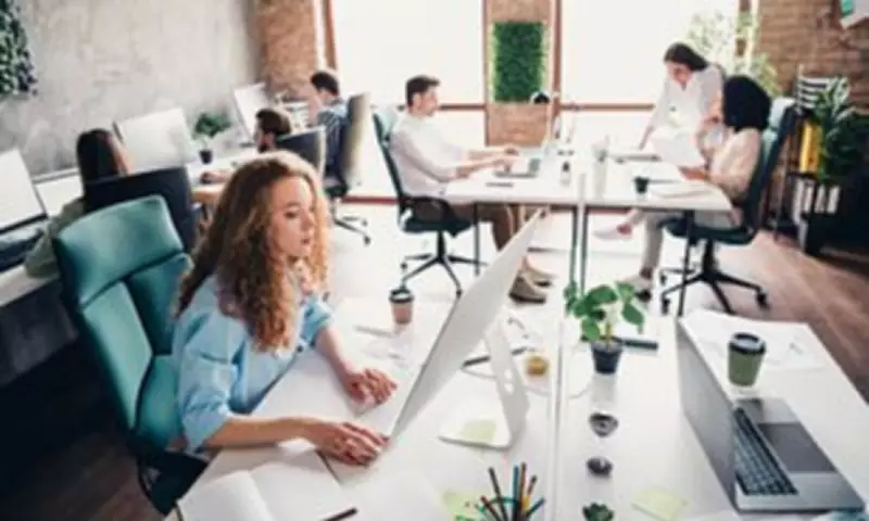 Workplace 'Hi' Messages Drive Australian Workers to Quiet Despair