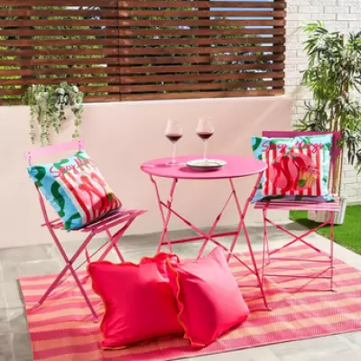 Budget Garden Set Praised as 'Perfect Coffee Spot' for Spring