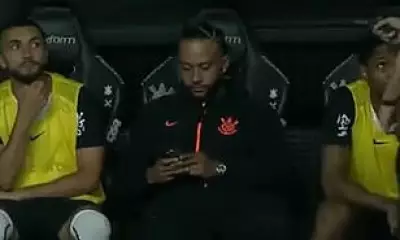 Corinthians' Memphis Depay Faces Six-Match Ban for Phone Use on Bench