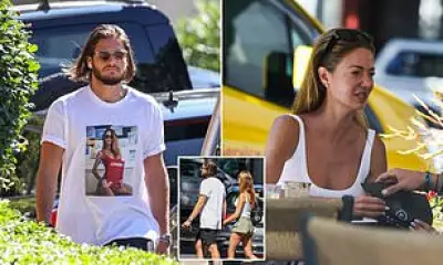 Dina Broadhurst's New Beau Shows Devotion with Photo T-Shirt on Sydney Date