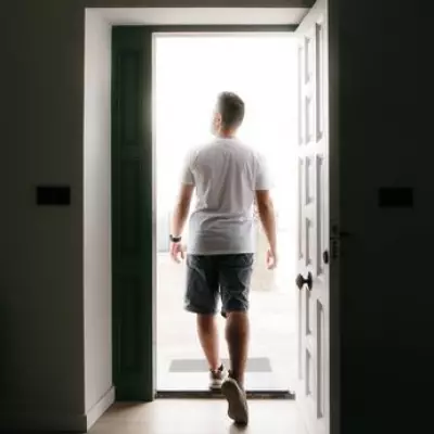 Experts Warn Brits to Carry Sunscreen Daily from March to October