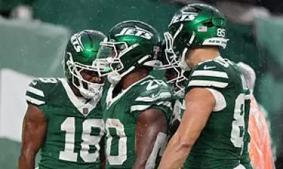 Jets Eye Sensational Derek Carr Comeback in 'Extraordinary' NFL Trade Move