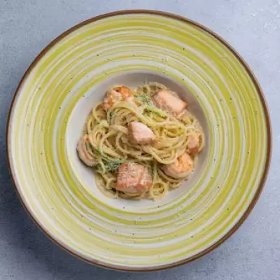 Mary Berry's 15-Minute Creamy Salmon Pasta: A Midweek Supper Solution