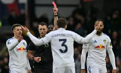 Referee's Chaotic Afternoon as Leeds Show Fight in Dismal Palace Draw