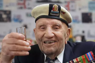 WWII Hero Dougie Shelley Dies at 100 After Receiving 16,000 Birthday Cards