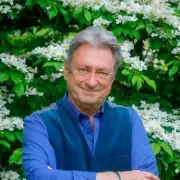 Alan Titchmarsh Urges Gardeners to Avoid Hedge Trimming Danger This Spring