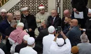 Anthony Albanese Visits Sydney Mosque, Pledges Support Against Islamophobia