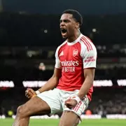 Arsenal's Title Statement: Gunners Beat 10-Man Chelsea in Pivotal Premier League Clash