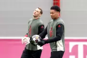 Bayern Munich's 16-Year-Old Goalkeeper Leonard Prescott Set for Champions League Debut