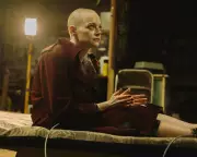 Bugonia's Oscar Bid: A Scathing Satire on Corporate Greed and Alien Empathy