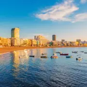 Canary Islands Issue Health Alert for Six Tourist Groups Amid Saharan Dust Storm