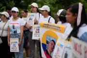 Cancelled Summit Dashes Hopes for Colombian Prisoners' Families in Venezuela