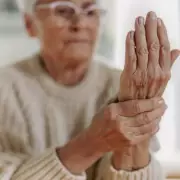 Constant Hand Wringing Could Signal Advanced Dementia, Experts Warn