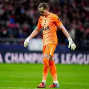 David de Gea Offers Support to Tottenham's Antonin Kinsky After Brutal Substitution