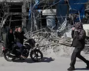 Defiance and Hope Amidst Fear on Tehran's Streets as Protests Continue