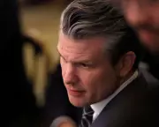 Father of Fallen US Soldier Contradicts Defense Secretary's War Claims