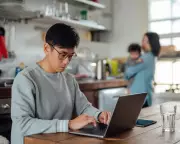 Gen Z Fathers in Australia Hold Traditional Views on Gender Roles in Parenting