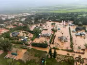 Hawaii's Worst Flooding in Decades Forces Urgent Evacuations