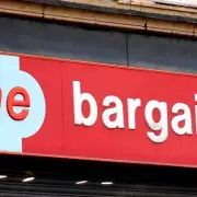 Home Bargains' £6 Floating Shelf Rivals B&Q's £20 Stylish Option