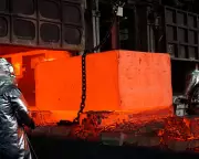 Iran Conflict Fuels Energy Crisis for UK Steel and Chemical Industries