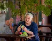 Kerrie Stratford Crowned Apple Peeling Champion in Stanthorpe, Queensland