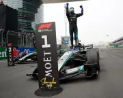 Kimi Antonelli Triumphs at Chinese Grand Prix in Historic F1 Victory