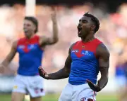 Kysaiah Pickett's Dominance Seals Melbourne's Victory Over Carlton in AFL Clash