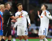 Leeds Secure Vital Point Despite Gudmundsson's Controversial Red Card