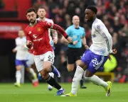 Manchester United and Aston Villa Battle in Tense Premier League Six-Pointer