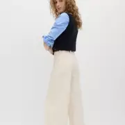 M&S Shoppers Flock to 'Perfect' £22 Jeans Deal with Cashback Bonus