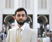 Muslims in UK Express Disturbance Over Political Rhetoric on Eid Celebrations