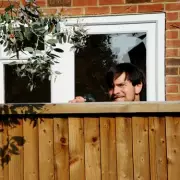 Neighbour's Sprinkler Damages Car Paint, Costs Victim £150 in Repairs