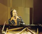 Neil Sedaka Obituary: Pop Music Legend Dies Aged 85