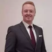 NHS Worker Sheds Nearly Five Stone After Holiday Photo Wake-Up Call